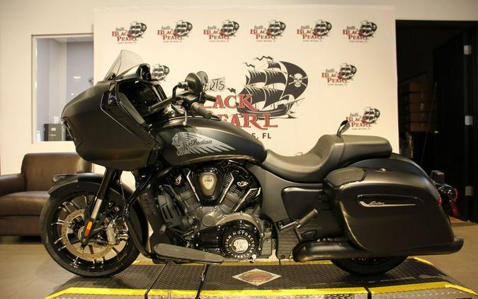 2025 Indian Motorcycle® CHALLENGER DARK HORSE, 49ST