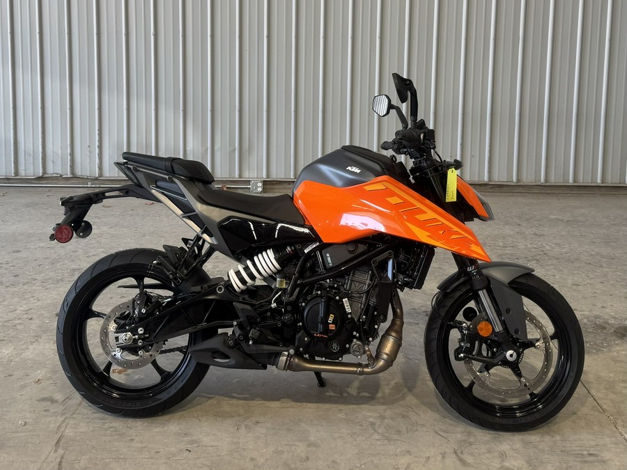 2024 KTM 250 Duke