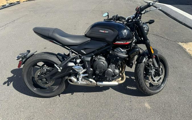 2025 Triumph Trident 660 Jet Black