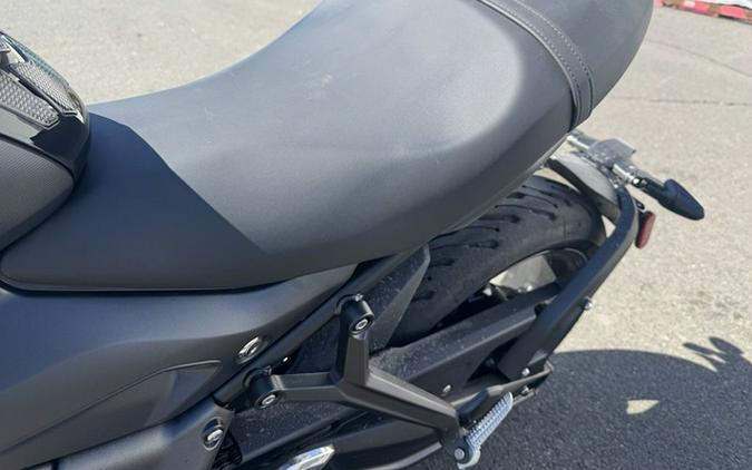 2025 Triumph Trident 660 Jet Black