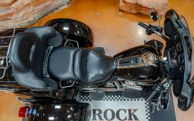 2017 Harley-Davidson Tri Glide Ultra FLHTCUTG