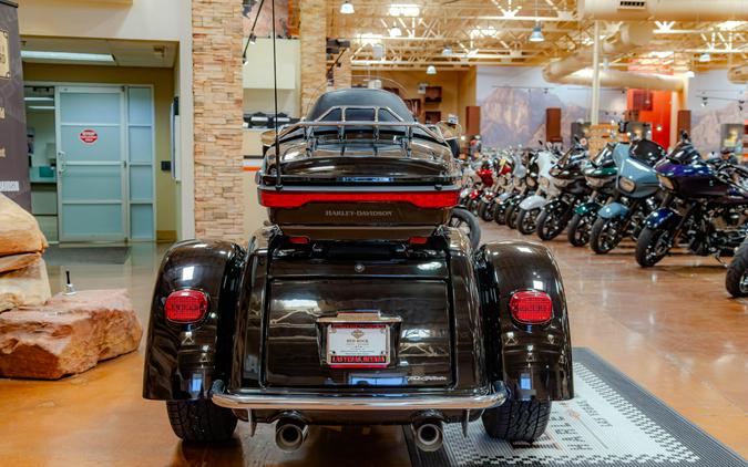 2017 Harley-Davidson Tri Glide Ultra FLHTCUTG