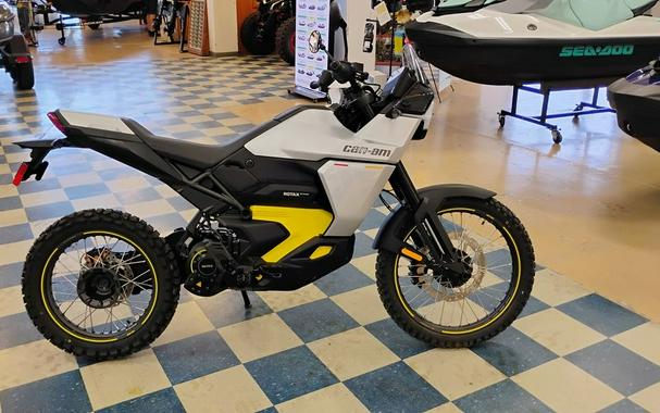 2025 Can-Am® Origin '73