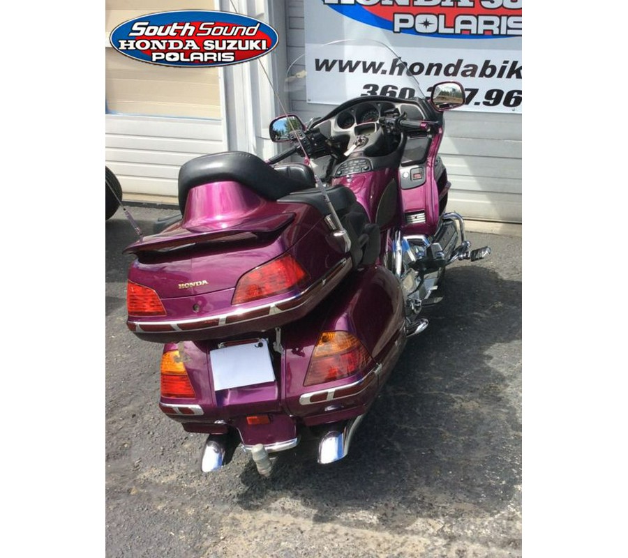 2004 Honda® GL18AM4