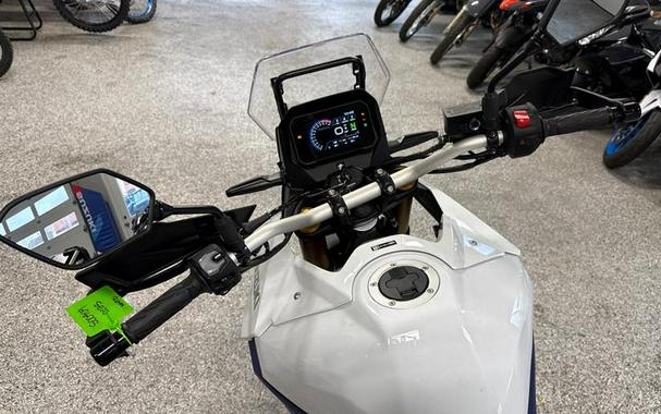 2025 Suzuki V-Strom 800DE Adventure