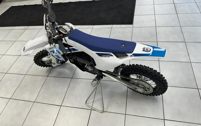 2024 Husqvarna® EE 3