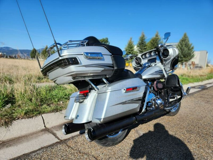 2017 Harley-Davidson CVO Limited Silver