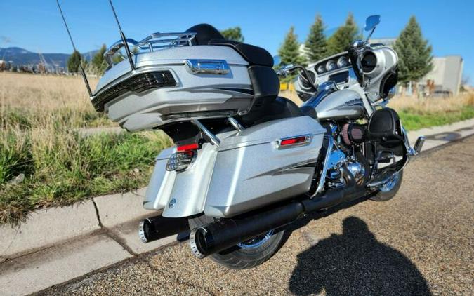 2017 Harley-Davidson CVO Limited Silver