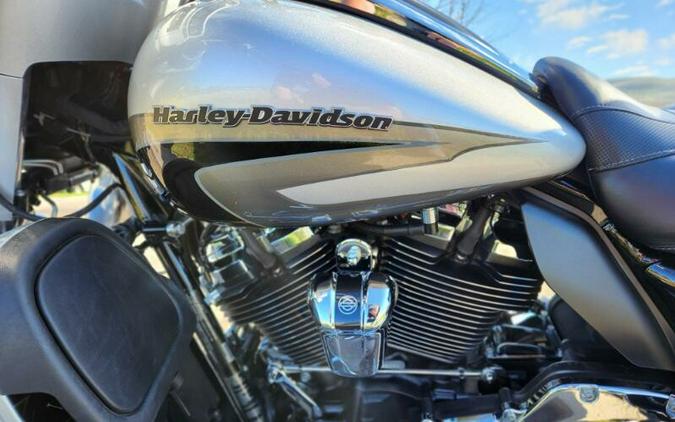 2017 Harley-Davidson CVO Limited Silver