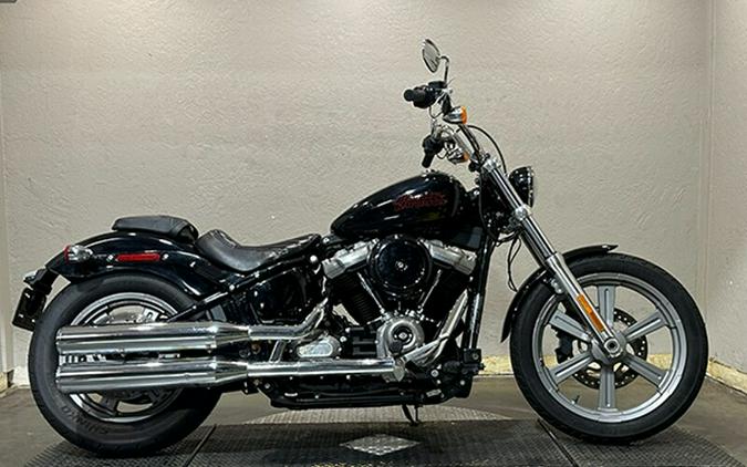 Harley-Davidson® Softail® Standard 2024 Vivid Black