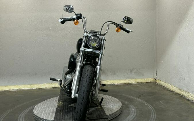 Harley-Davidson® Softail® Standard 2024 Vivid Black