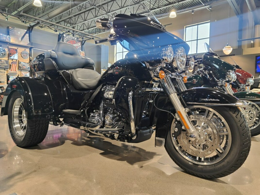 2024 Harley-Davidson Tri Glide Ultra Vivid Black