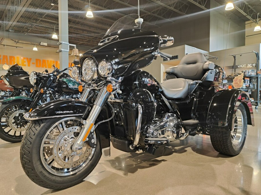 2024 Harley-Davidson Tri Glide Ultra Vivid Black