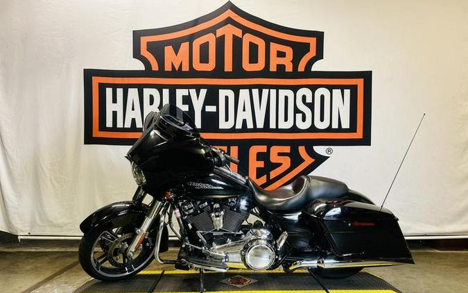 2017 Harley-Davidson® FLHXS - Street Glide® Special