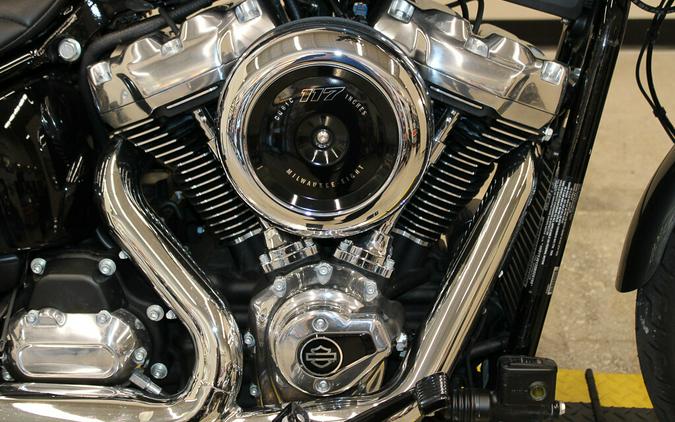 Used 2025 Harley-Davidson Street Bob Cruiser FXBB Motorcycle For Sale In Miami, Florida