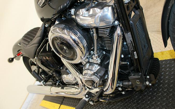 Used 2025 Harley-Davidson Street Bob Cruiser FXBB Motorcycle For Sale In Miami, Florida