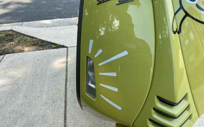 2023 Vespa 946 10 ANNIVERSARIO 150