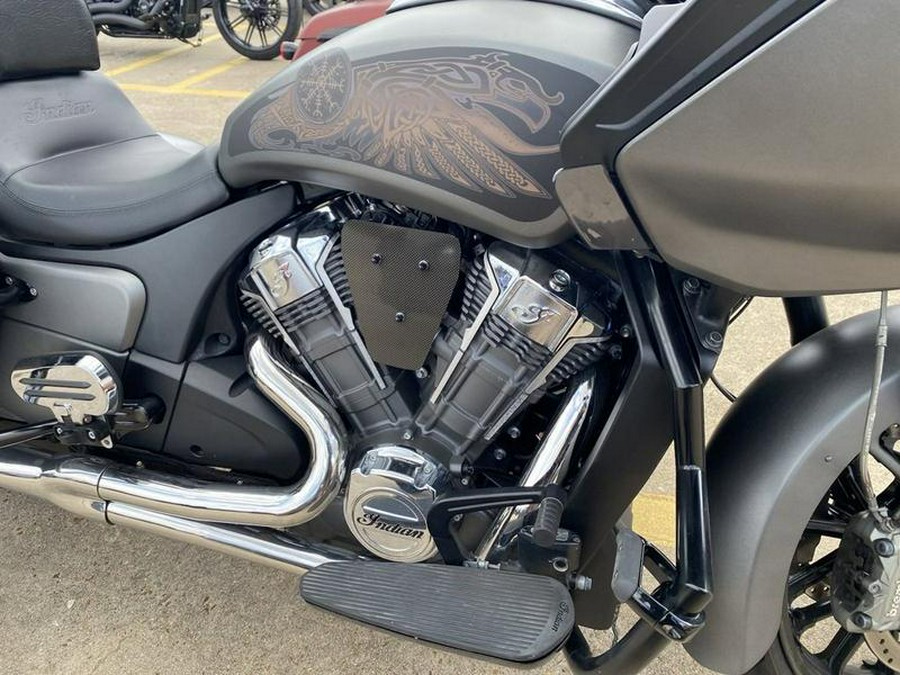 2021 Indian Motorcycle® Challenger® Titanium Smoke