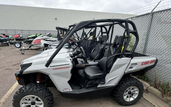 2017 Can-Am® Commander™ DPS™ 800R