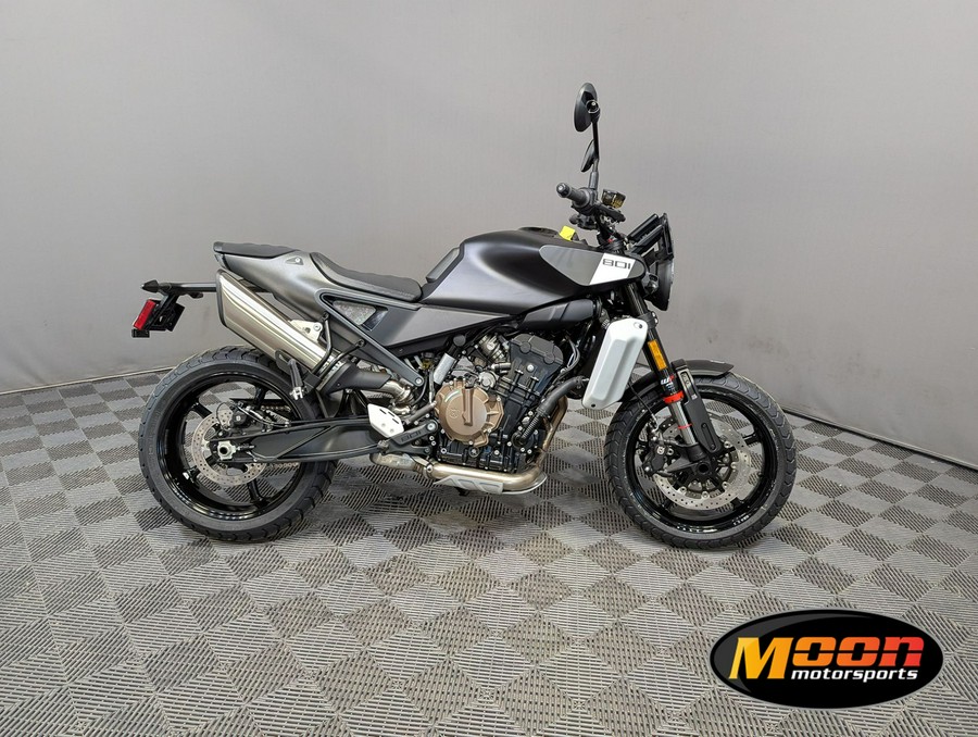 2025 HUSQVARNA SVARTPILEN 801
