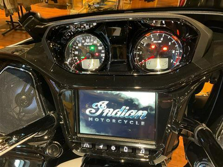 2024 Indian Motorcycle Challenger® Limited with PowerBand Audio Package