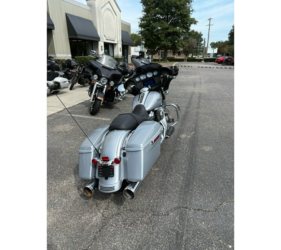 2020 Harley-Davidson Street Glide® Base