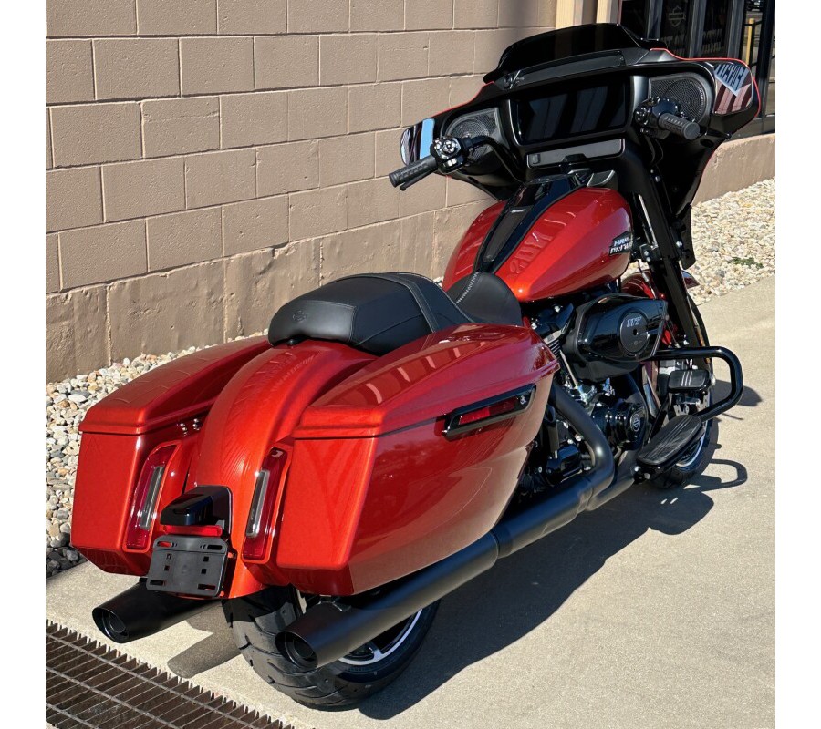 2024 Harley-Davidson Street Glide® Whiskey Fire