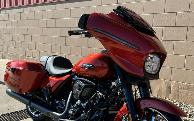 2024 Harley-Davidson Street Glide® Whiskey Fire