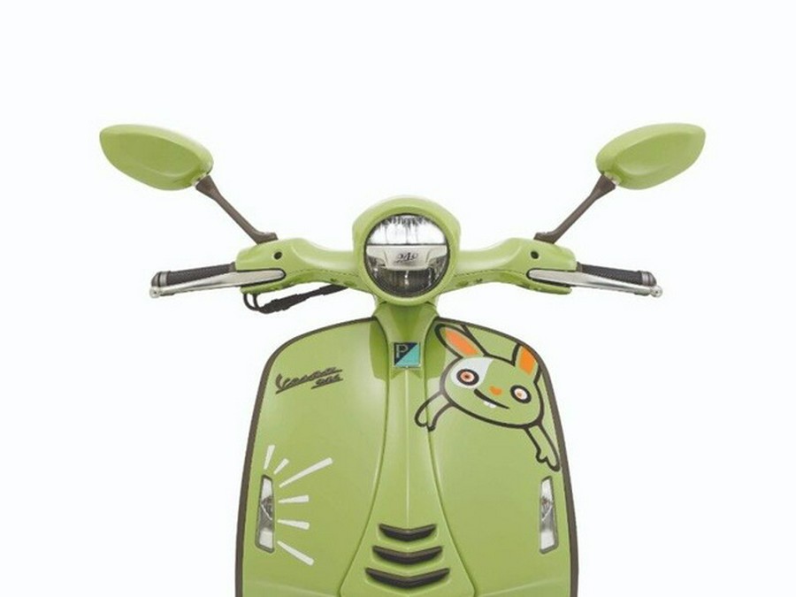 2023 Vespa 946 10 ANNIVERSARIO 150