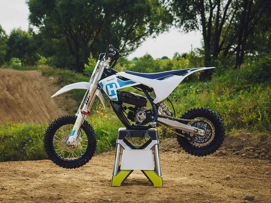 2024 Husqvarna Motorcycles EE 5