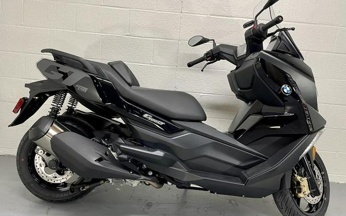 2023 BMW C 400 GT Triple Black