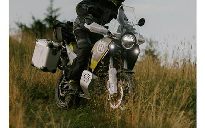 2025 Husqvarna Norden 901 Expedition
