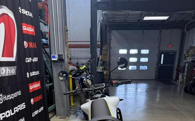 2024 HQV VITPILEN 401