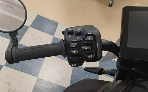 2025 Can-Am® Pulse Carbon Black