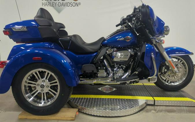 2024 Harley-Davidson Tri Glide Ultra Blue Burst