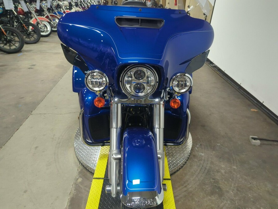 2024 Harley-Davidson Tri Glide Ultra Blue Burst