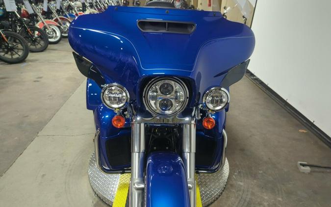 2024 Harley-Davidson Tri Glide Ultra Blue Burst