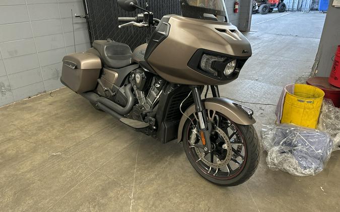 2021 Indian Motorcycle CHALLENGER DARK HORS