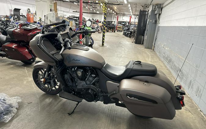 2021 Indian Motorcycle CHALLENGER DARK HORS