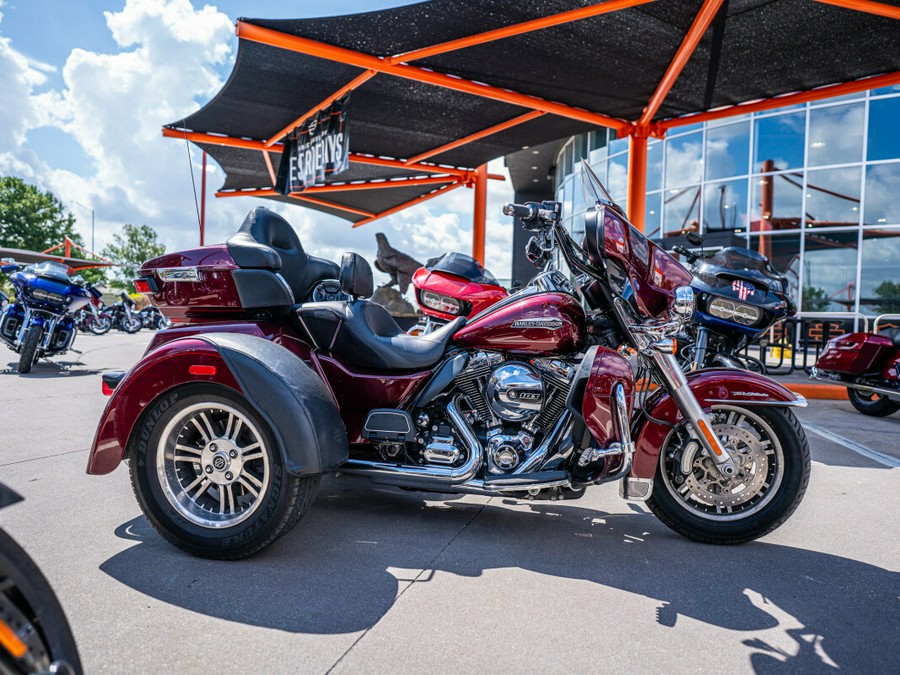 2015 Tri Glide Ultra FLHTCUTG