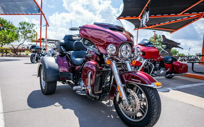 2015 Tri Glide Ultra FLHTCUTG