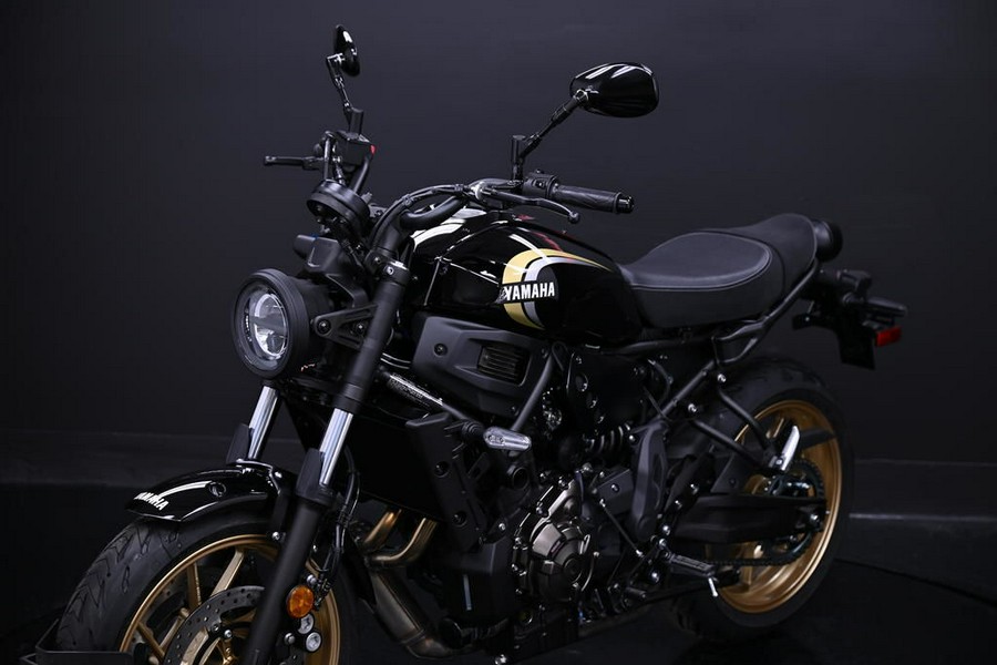 2025 Yamaha XSR700