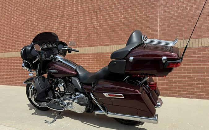 2019 Harley-Davidson® Electra Glide® Ultra Classic® Twisted Cherry