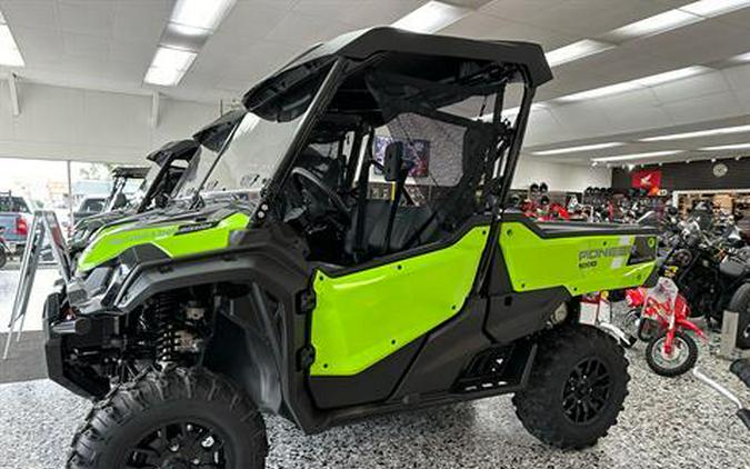 2023 Honda Pioneer 1000 Deluxe