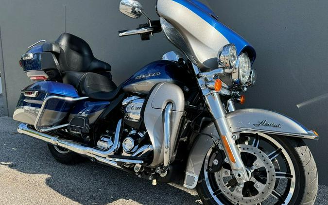 2017 Harley-Davidson® FLHTKL - Ultra Limited Low