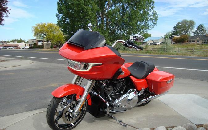 2026 Harley-Davidson® Road Glide® Blood Orange Chrome Trim