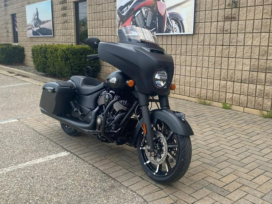 2025 Indian Motorcycle® Chieftain® Dark Horse® w/PowerBand Audio Black Smoke