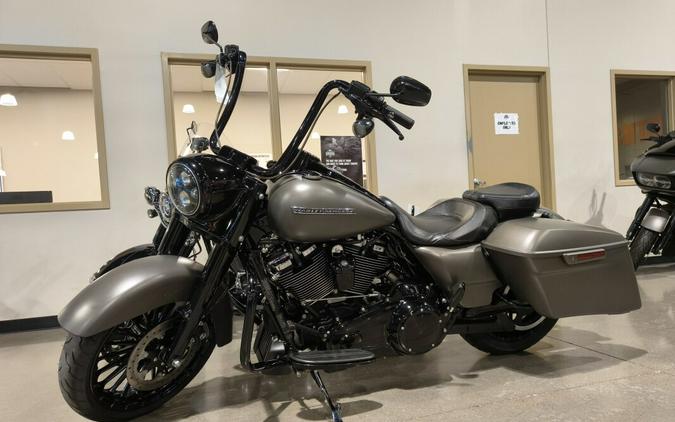 2018 Harley-Davidson® Road King® Special Industrial Gray Denim