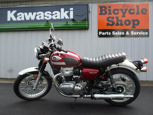 2020 Kawasaki W800 Review: Retro Motorcycle (14 Fast Facts)