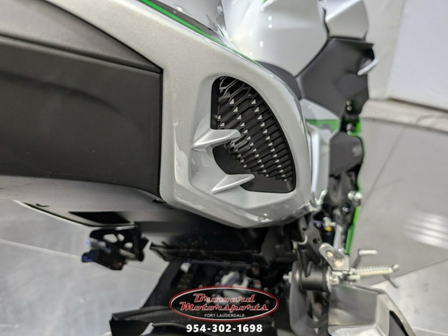 2024 Kawasaki Z7 Hybrid ABS